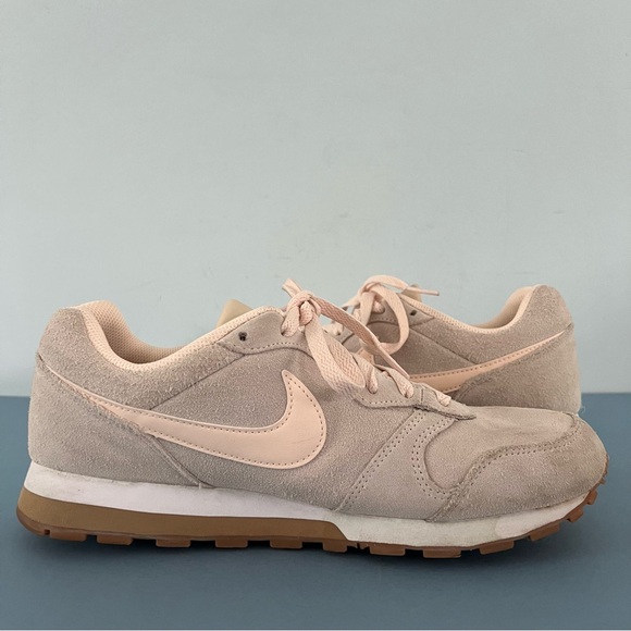 Nike MD Runner 2 SE Guava Ice Gum Suede Lace Up Sneakers - Picture 3 of 8